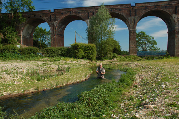 91434 Viaduct Bpourne river