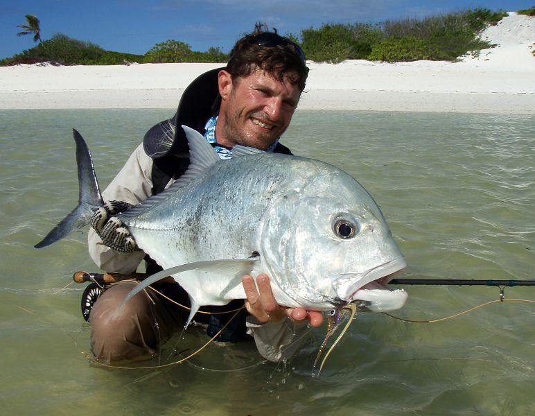 18._Chris_with_a_large_kingfish_caught_offshore