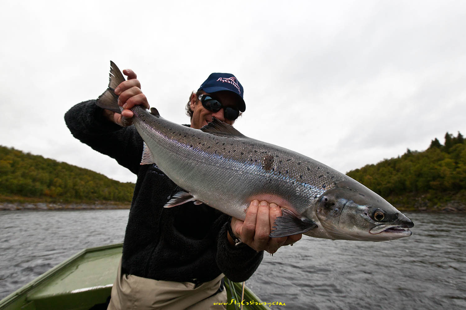 Kola_Peninsula_Russian_salmon_fishing_11