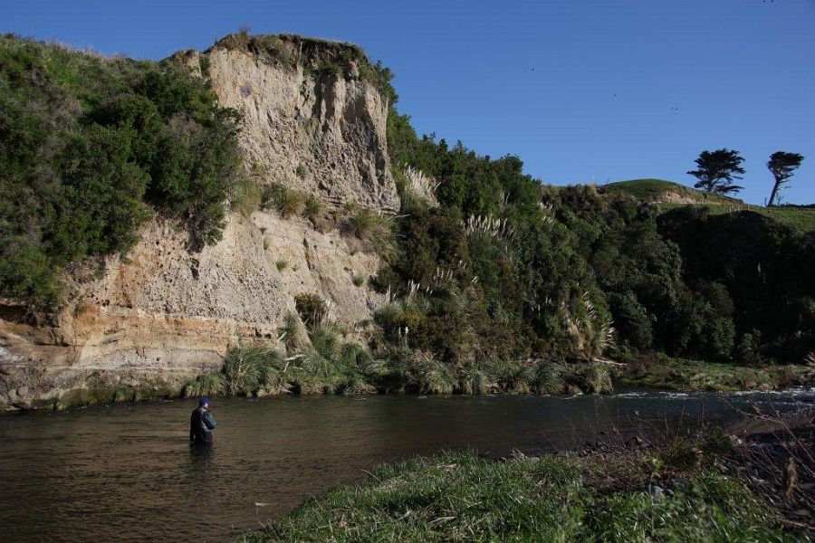 Taranaki_river_New_Zealand_5